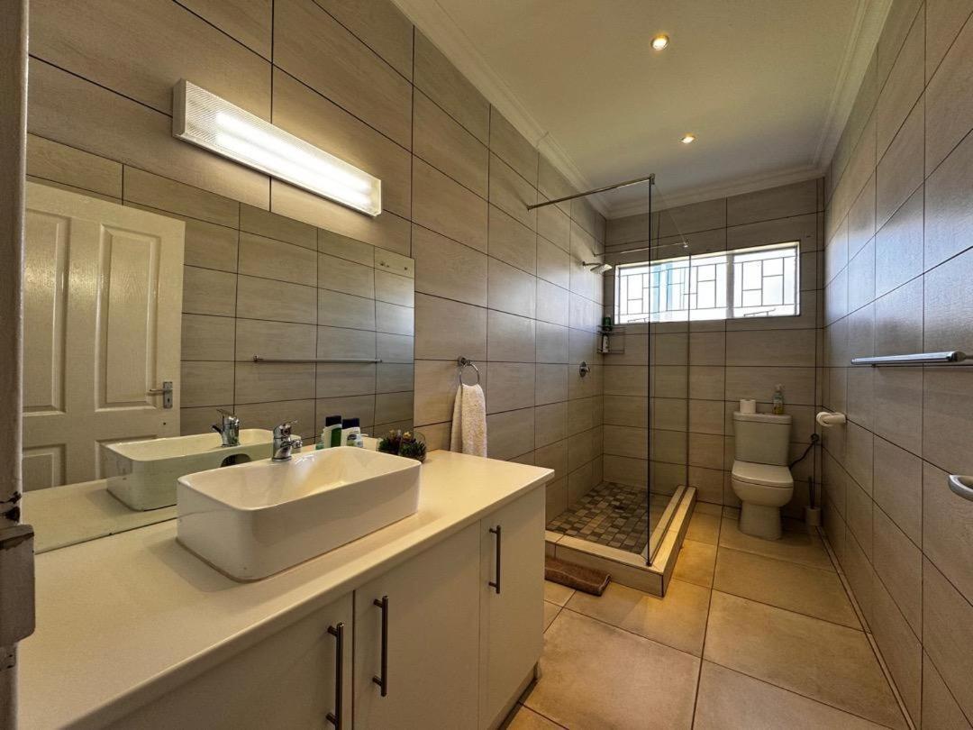 Flying Ostrich Guesthouse & Self-Catering Accommodation Mariental Room photo